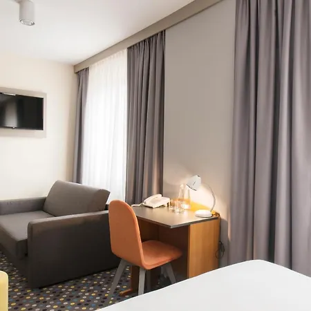 Ibis Styles Warszawa West מלון Mory