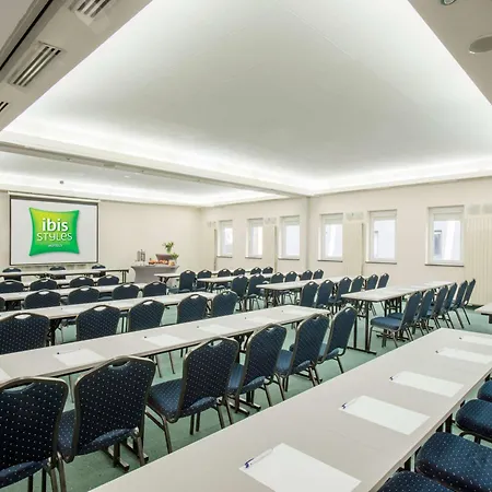 Hotel Ibis Styles Warszawa West 3*