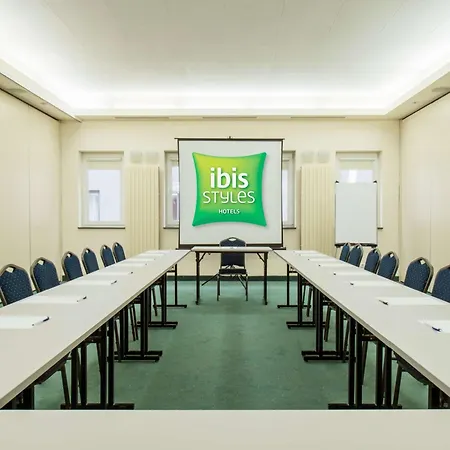 Ibis Styles Warszawa West מלון