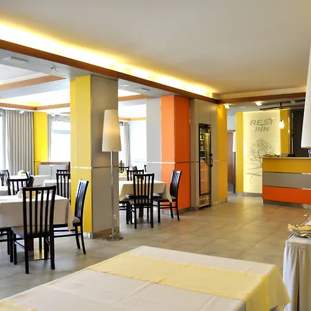 Ibis Styles Warszawa West מלון Mory