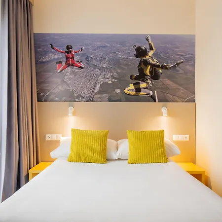 Ibis Styles Warszawa West מלון 3*