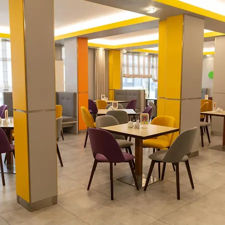 Hotel Ibis Styles Warszawa West 3*