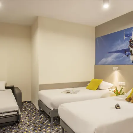 Ibis Styles Warszawa West فندق