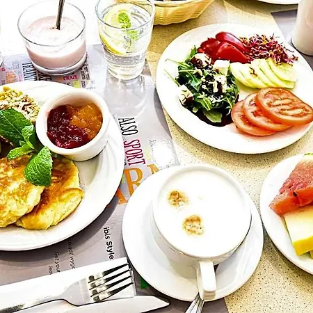 Ibis Styles Warszawa West 3*