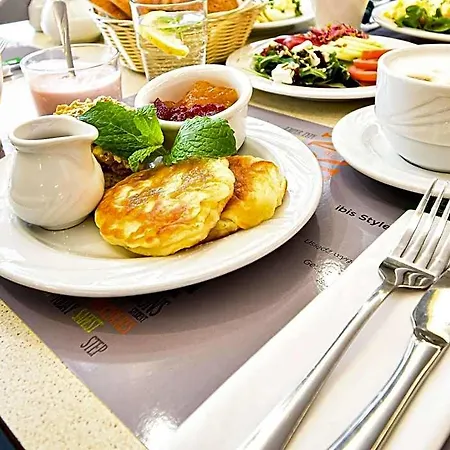 Ibis Styles Warszawa West 3*