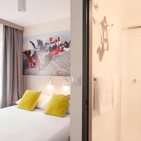 Ibis Styles Warszawa West מלון